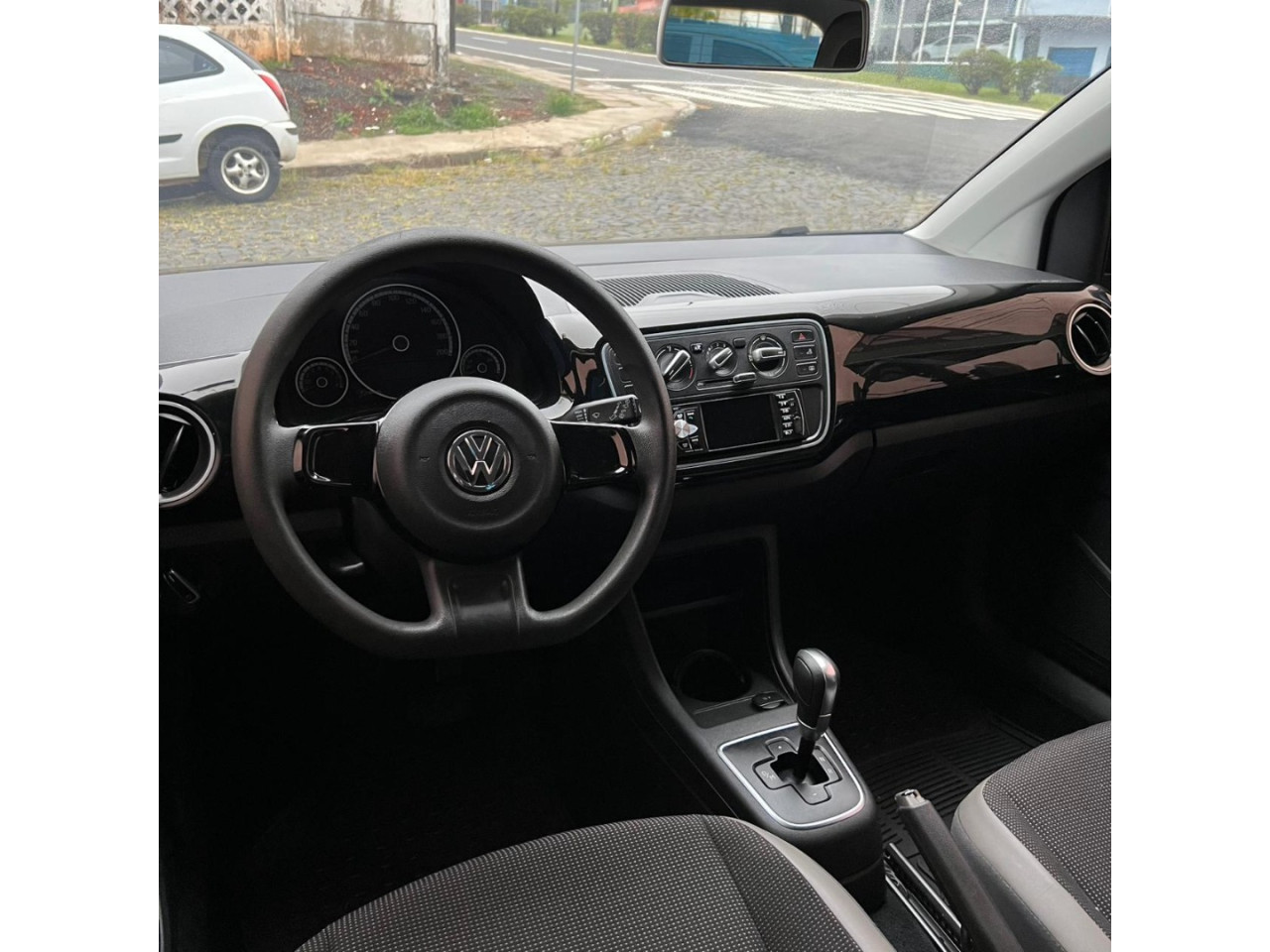 VOLKSWAGEN UP 1.0 12V 4P FLEX HIGH I-MOTION AUTOMATIZADO