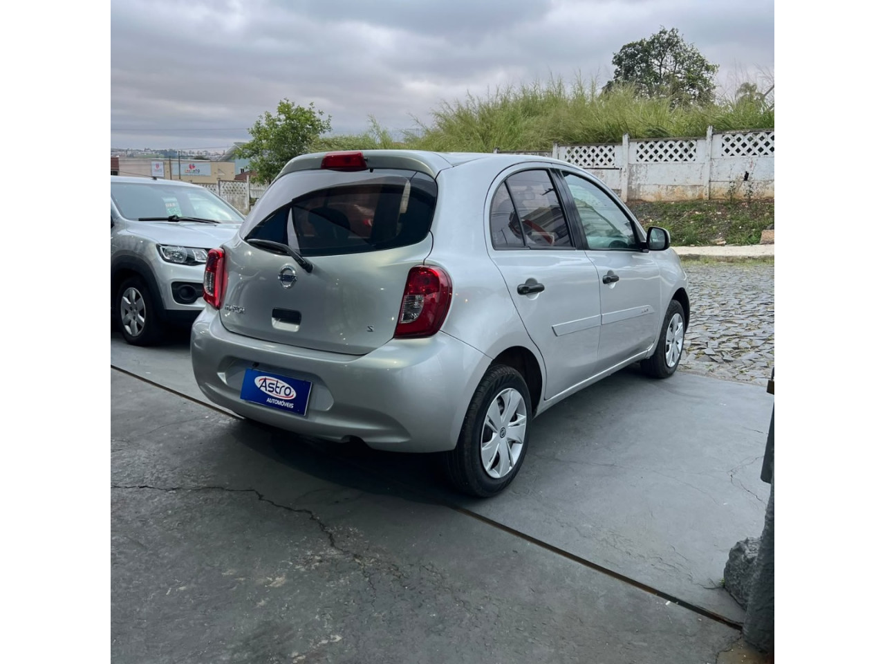 NISSAN March 1.0 16V 4P S FLEX
