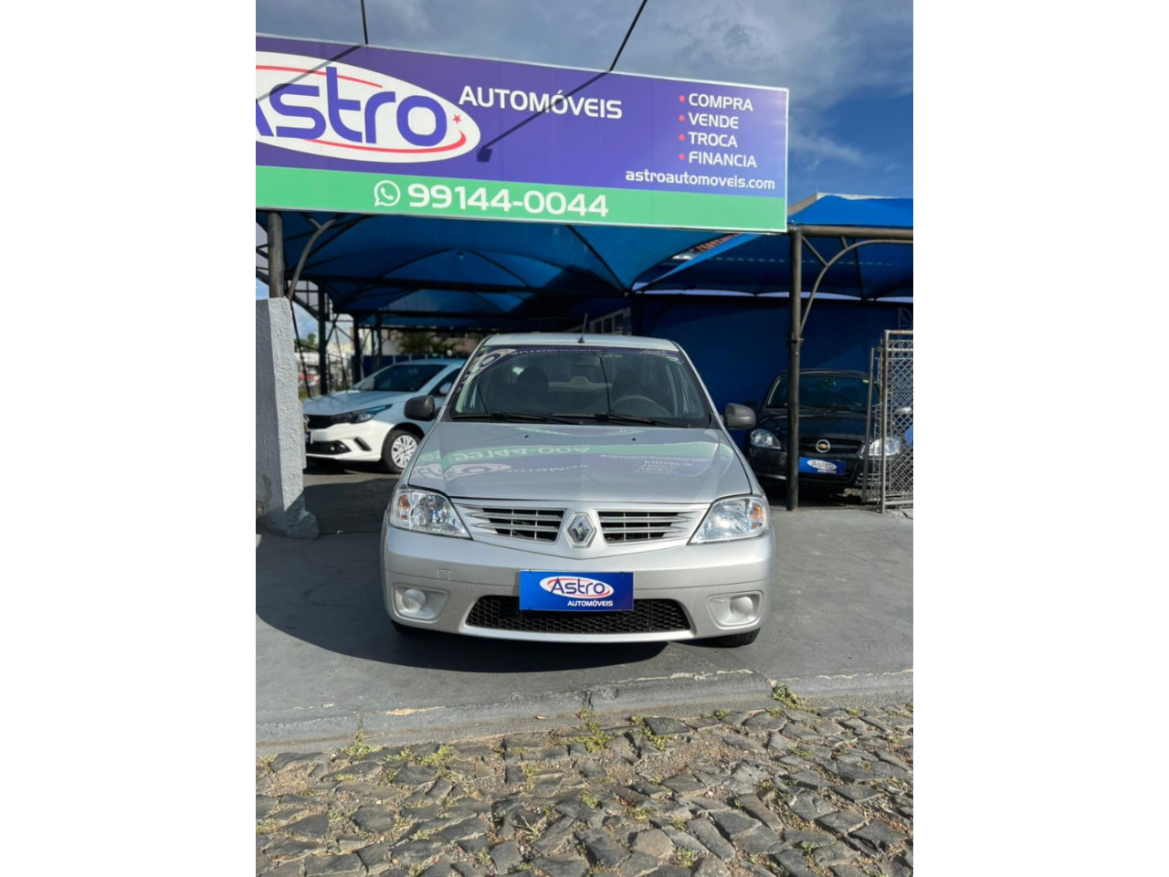 RENAULT Logan 1.0 16V 4P FLEX AUTHENTIQUE