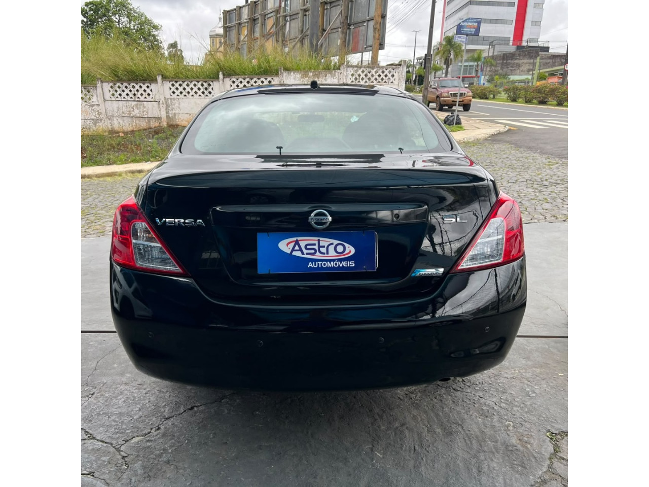 NISSAN Versa Sedan 1.6 16V 4P FLEX SL