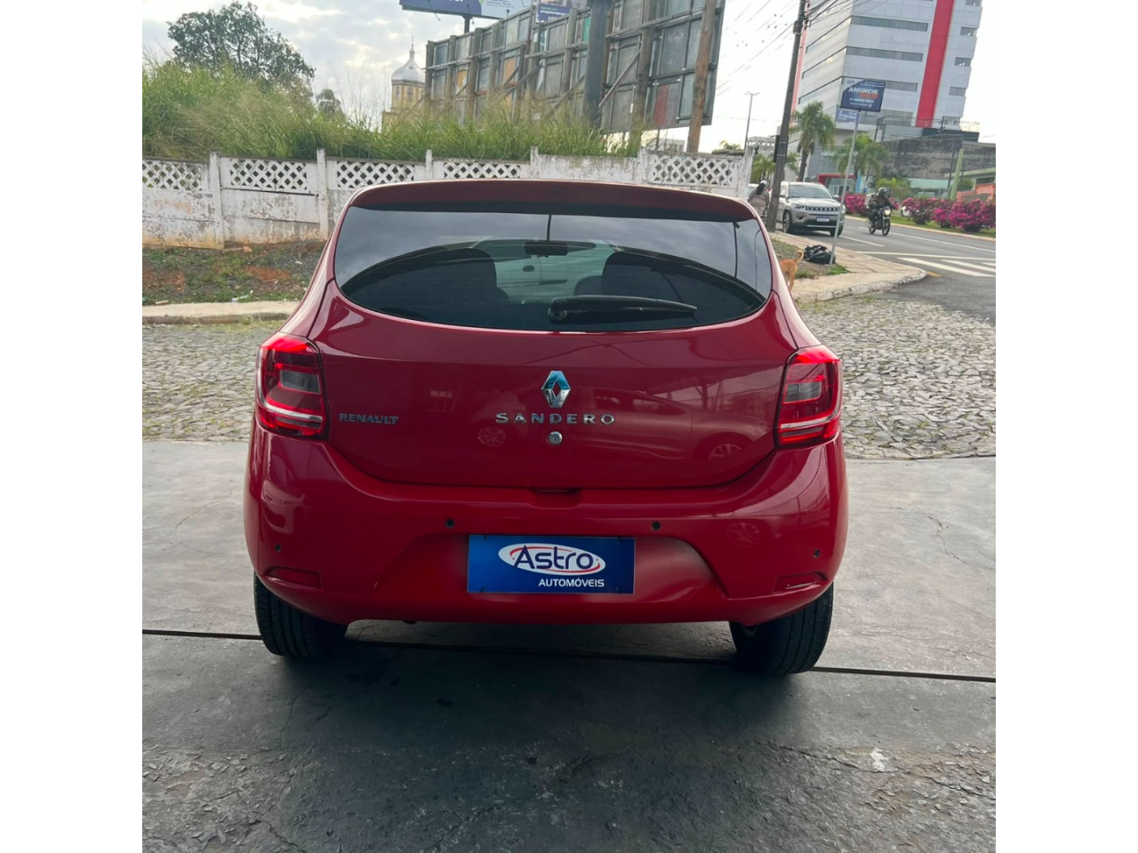 RENAULT Sandero 1.0 16V 4P FLEX AUTHENTIQUE