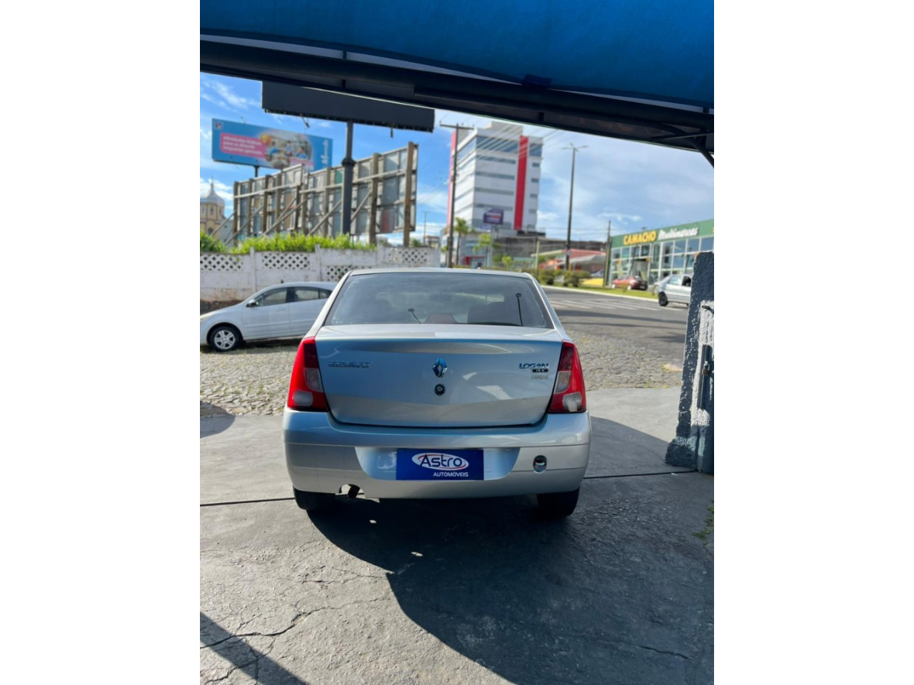 RENAULT Logan 1.0 16V 4P FLEX AUTHENTIQUE