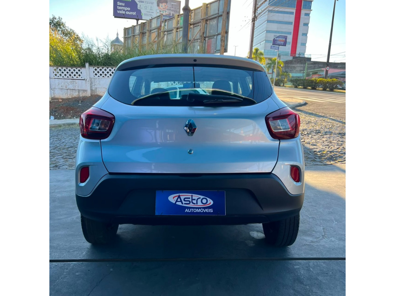 RENAULT Kwid 1.0 12V 4P SCE FLEX INTENSE
