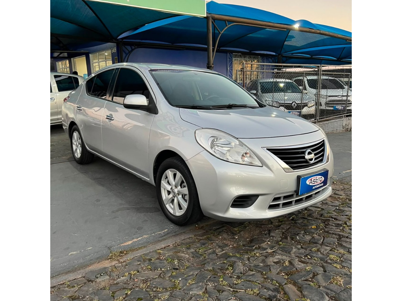 NISSAN Versa Sedan 1.6 16V 4P FLEX SV