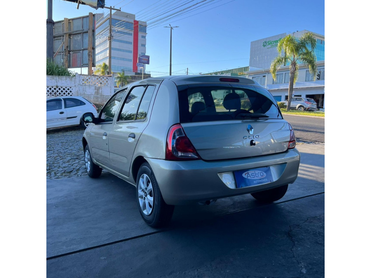 RENAULT Clio Hatch 1.0 16V 4P FLEX EXPRESSION