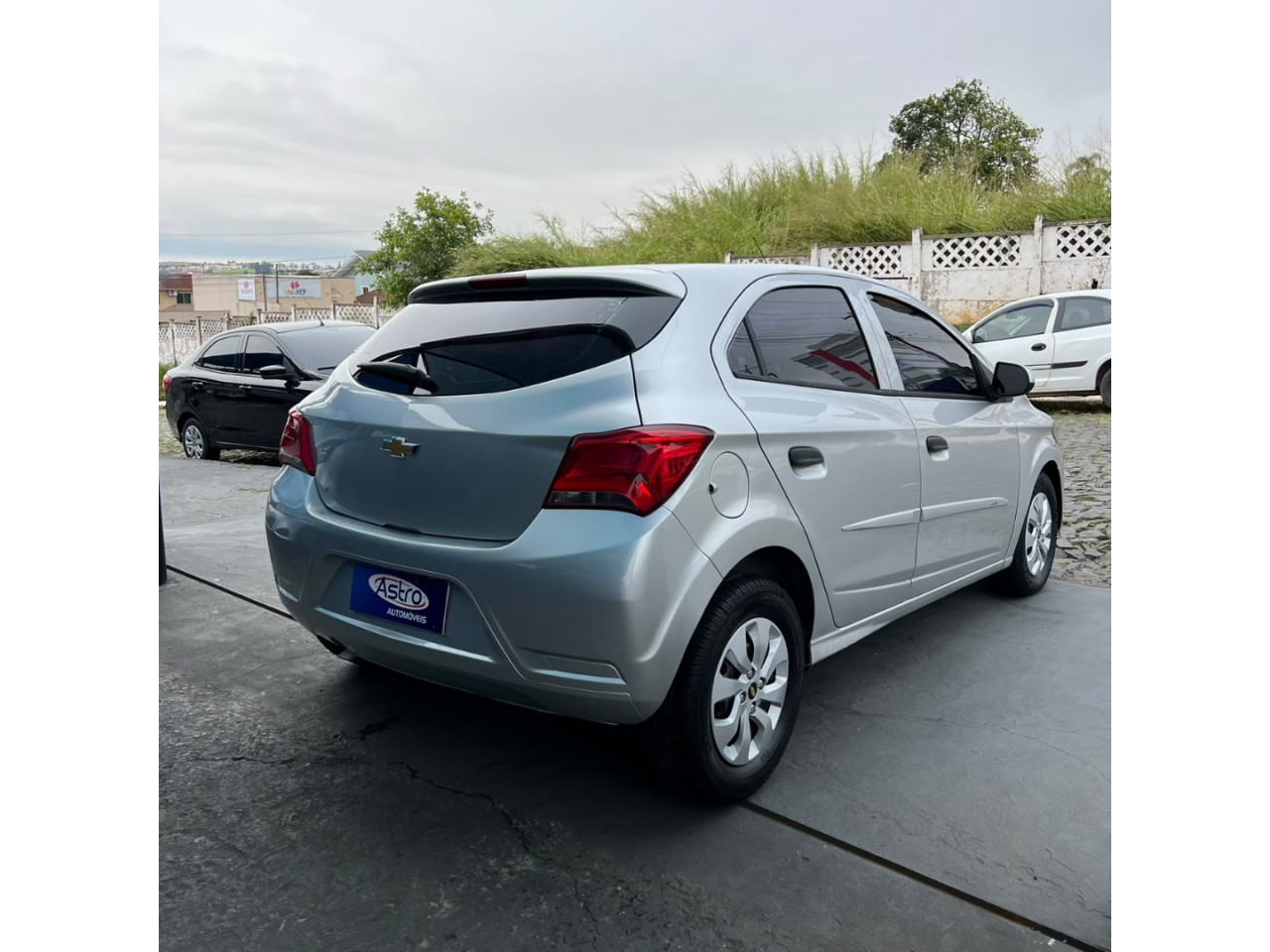 CHEVROLET Onix Hatch 1.0 4P FLEX JOY