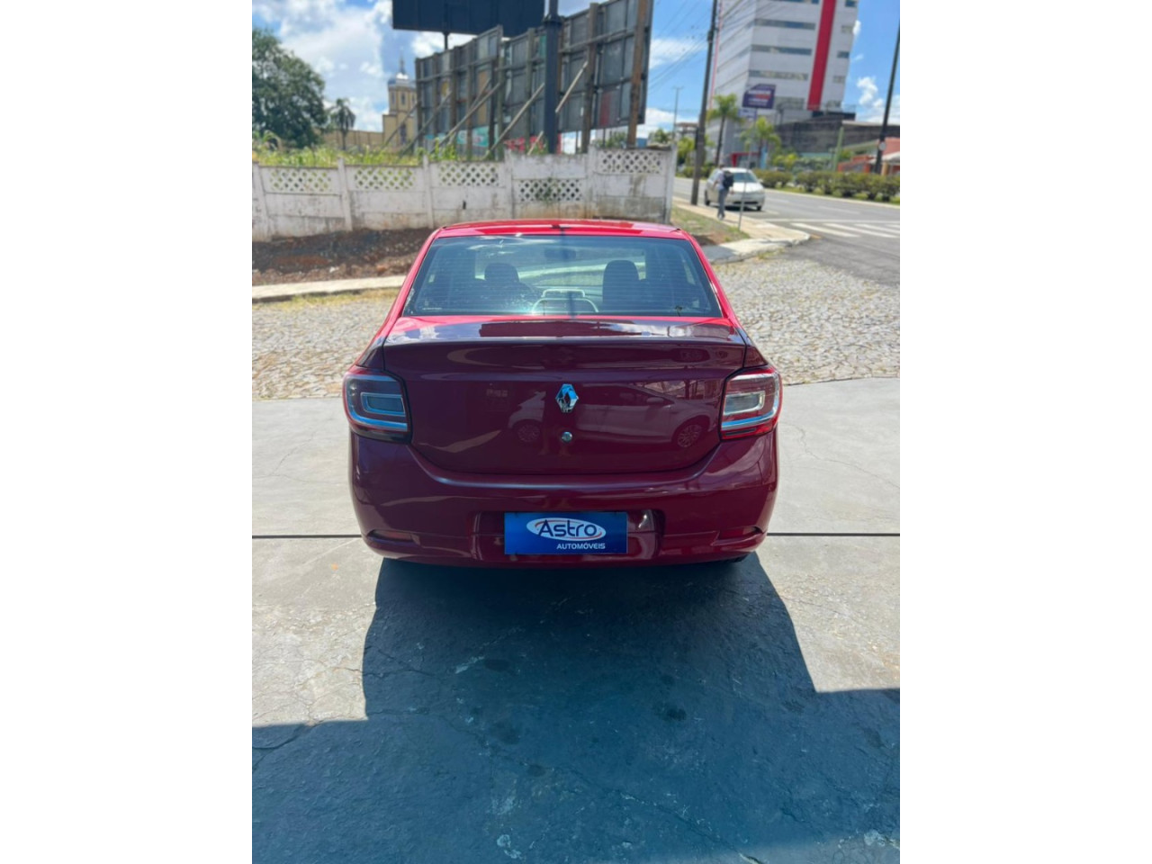 RENAULT Logan 1.0 16V 4P FLEX AUTHENTIQUE