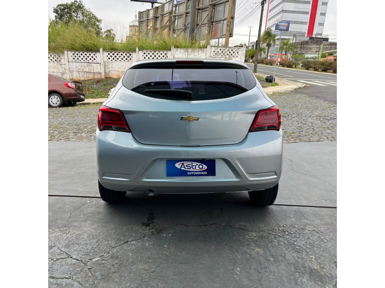 CHEVROLET Onix Hatch 1.0 4P FLEX JOY