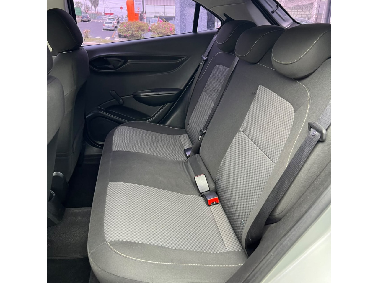 CHEVROLET Onix Hatch 1.0 4P FLEX JOY