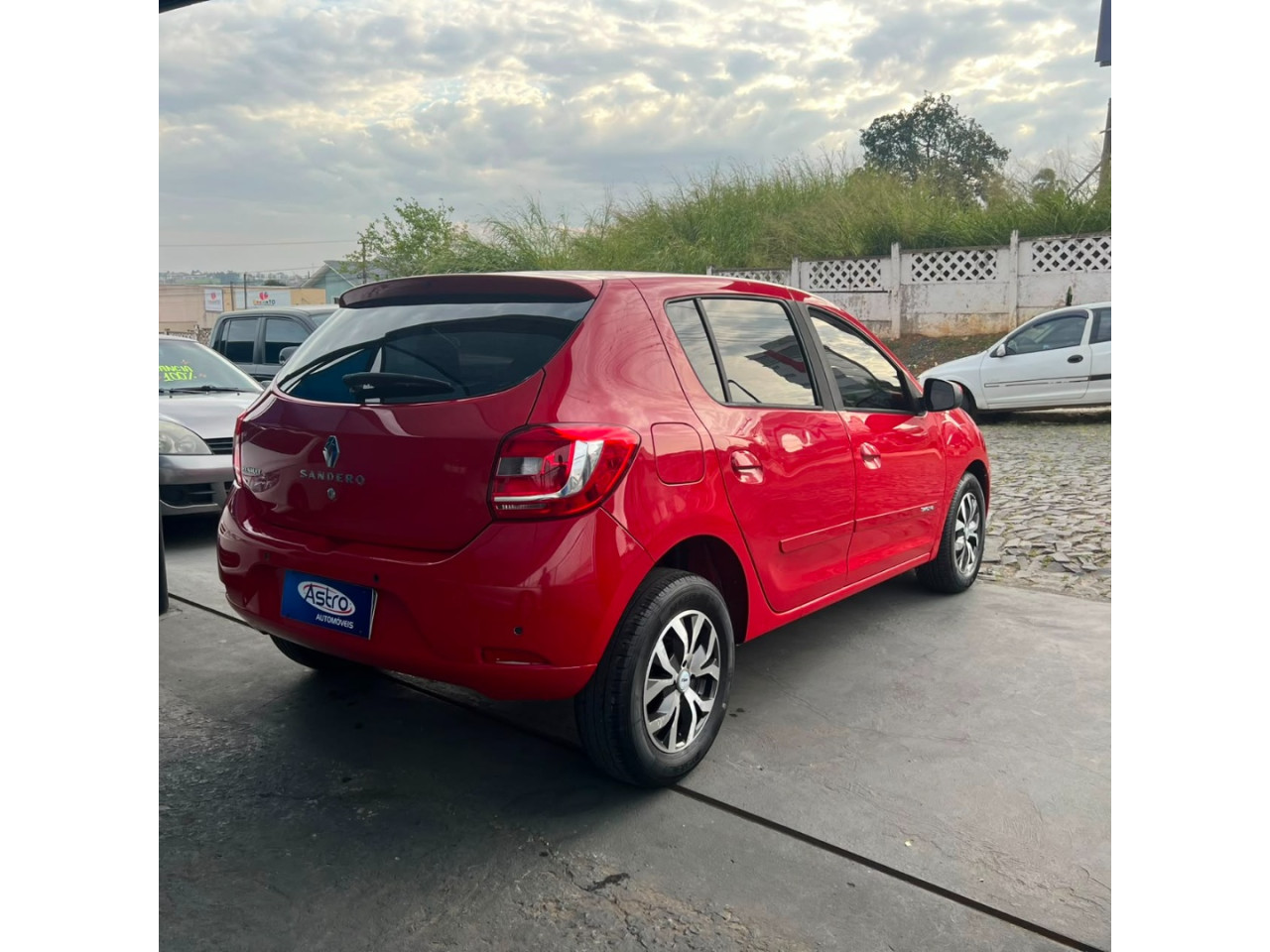 RENAULT Sandero 1.0 16V 4P FLEX AUTHENTIQUE