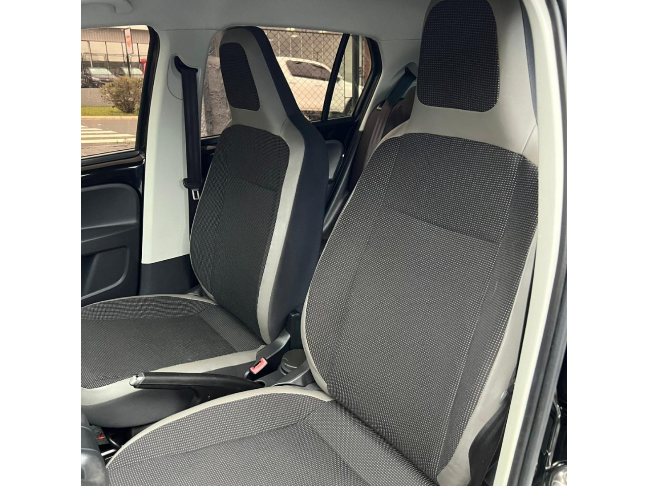 VOLKSWAGEN UP 1.0 12V 4P FLEX HIGH I-MOTION AUTOMATIZADO