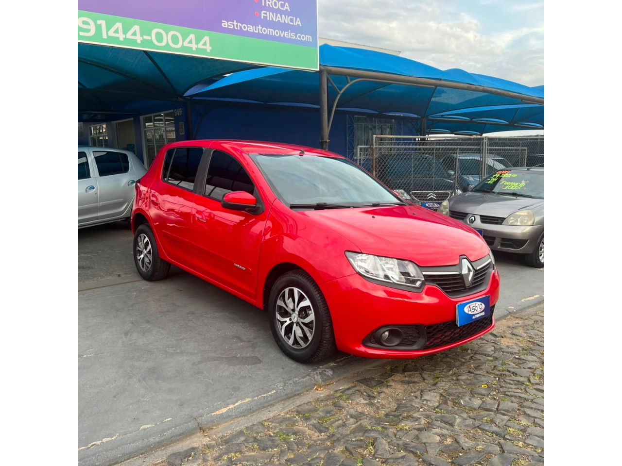RENAULT Sandero 1.0 16V 4P FLEX AUTHENTIQUE