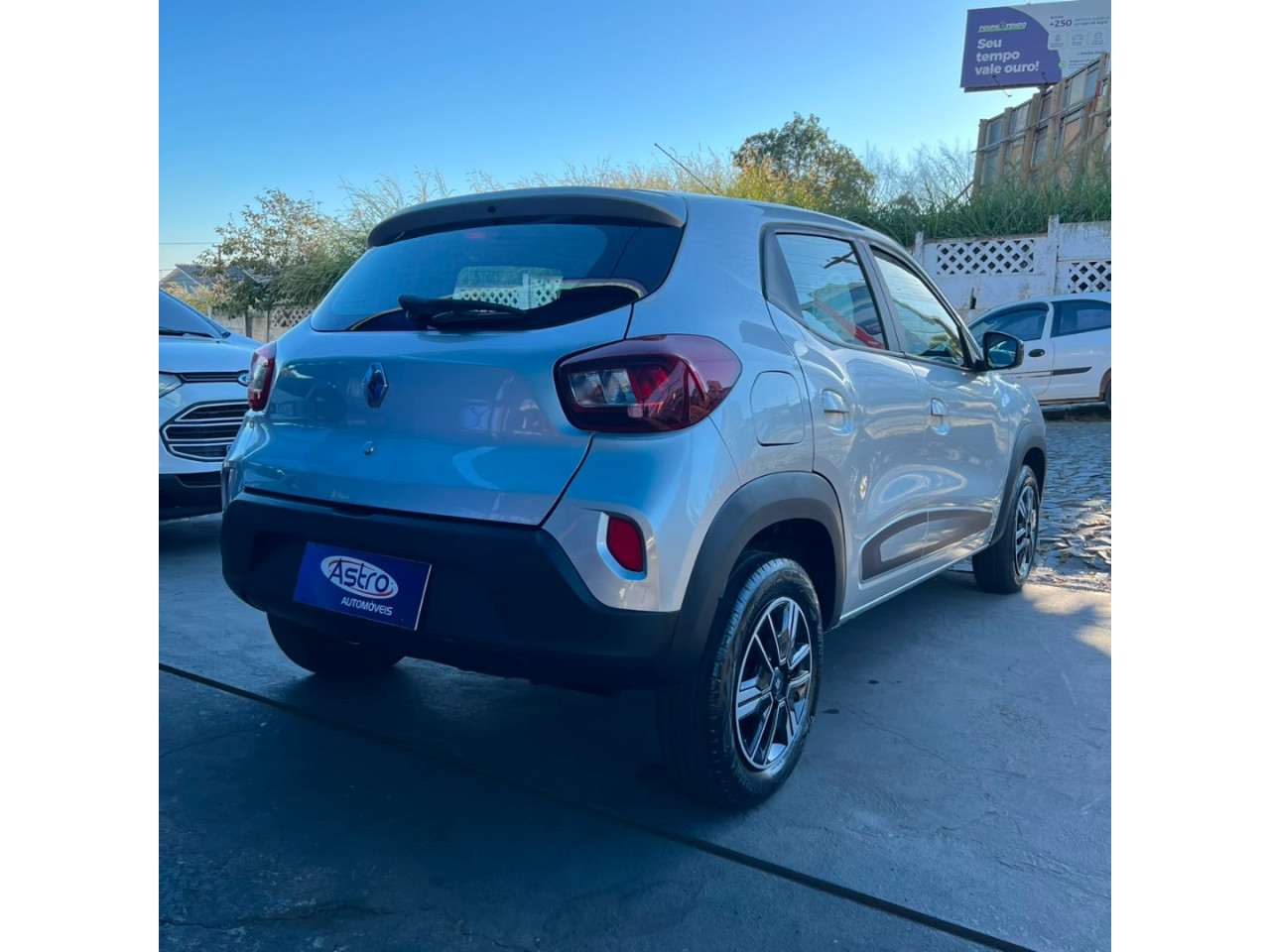 RENAULT Kwid 1.0 12V 4P SCE FLEX INTENSE