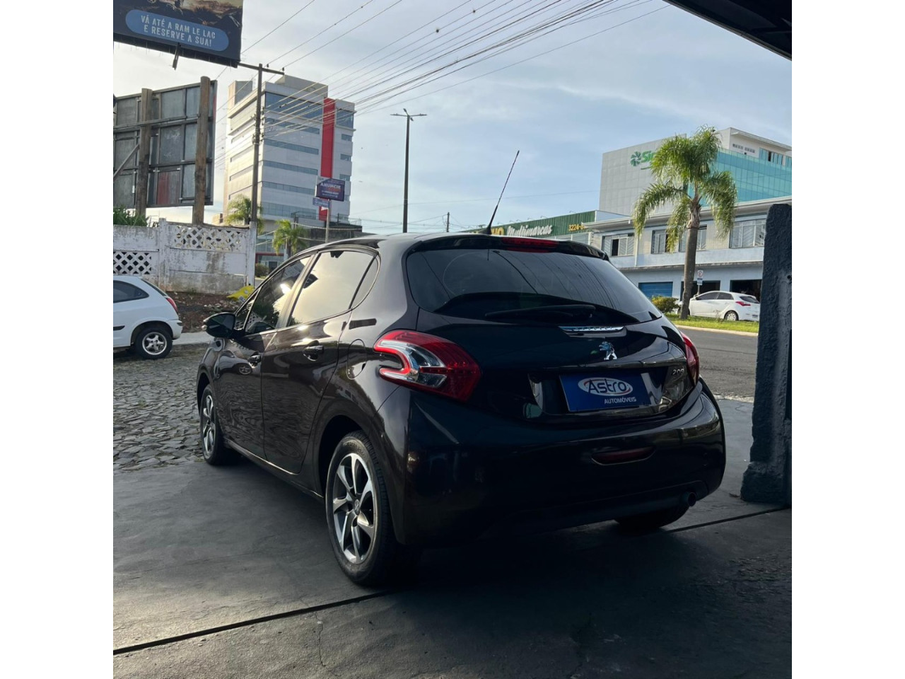 PEUGEOT 208 1.5 4P FLEX ALLURE