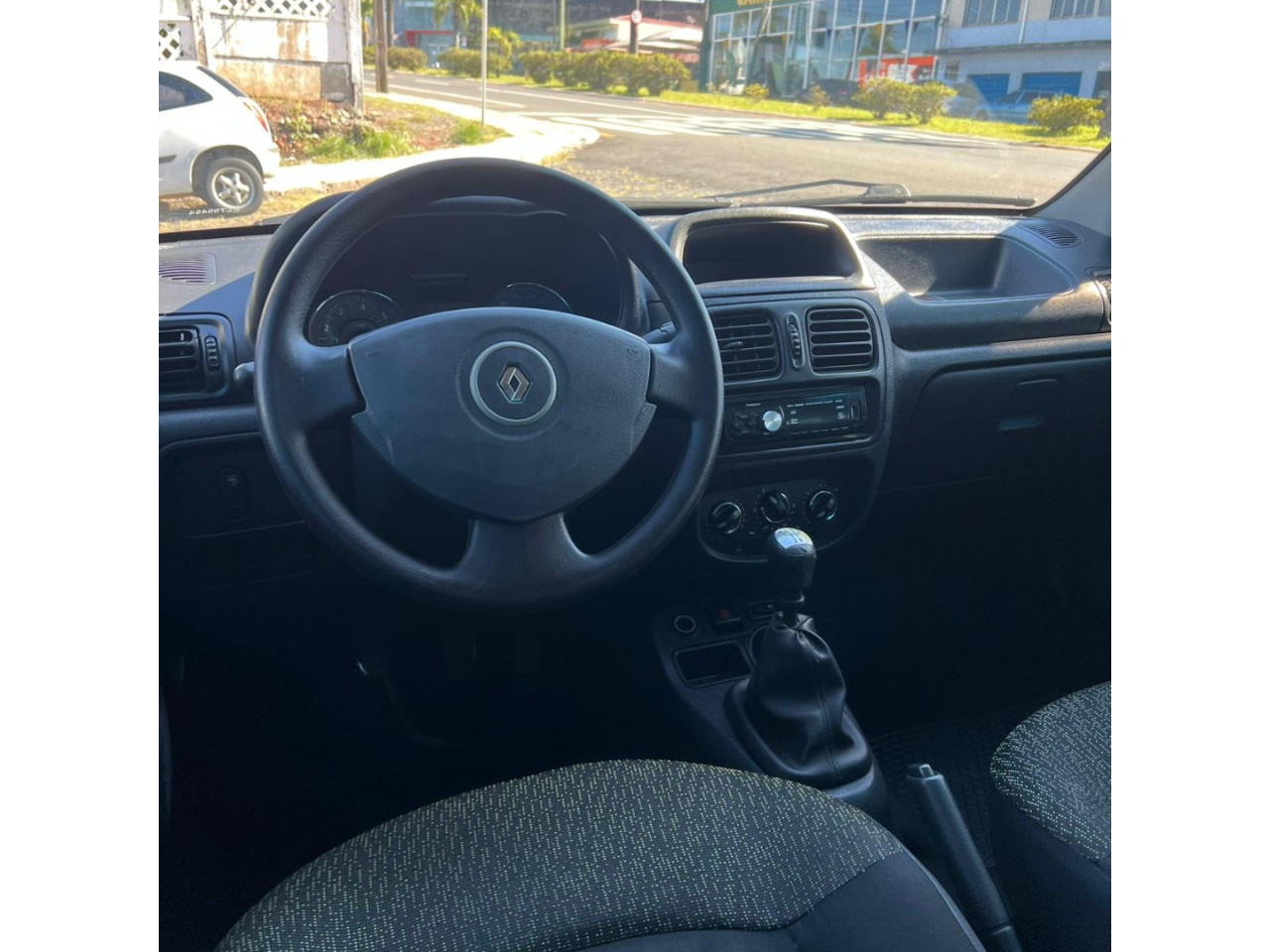 RENAULT Clio Hatch 1.0 16V 4P FLEX EXPRESSION