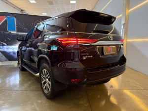 TOYOTA Hilux SW4 2.8 4P SRX 4X4 TURBO DIESEL AUTOMÁTICO