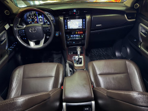 TOYOTA Hilux SW4 2.8 4P SRX 4X4 TURBO DIESEL AUTOMÁTICO