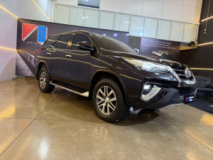 TOYOTA Hilux SW4 2.8 4P SRX 4X4 TURBO DIESEL AUTOMÁTICO