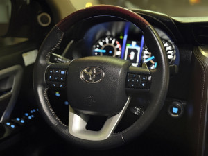 TOYOTA Hilux SW4 2.8 4P SRX 4X4 TURBO DIESEL AUTOMÁTICO