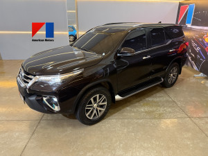 TOYOTA Hilux SW4 2.8 4P SRX 4X4 TURBO DIESEL AUTOMÁTICO