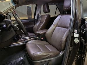 TOYOTA Hilux SW4 2.8 4P SRX 4X4 TURBO DIESEL AUTOMÁTICO