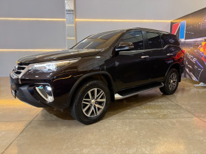 TOYOTA Hilux SW4 2.8 4P SRX 4X4 TURBO DIESEL AUTOMÁTICO