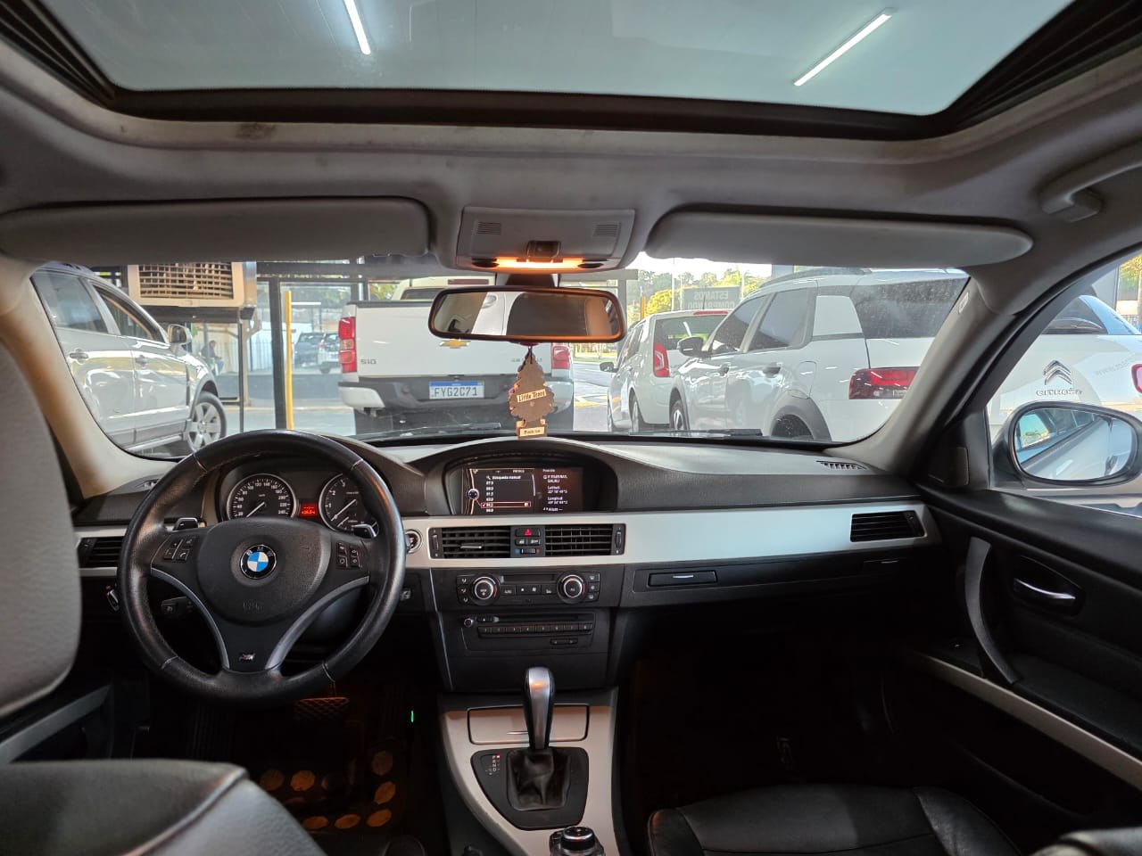 325I 2.5 24V 4P AUTOMÁTICO