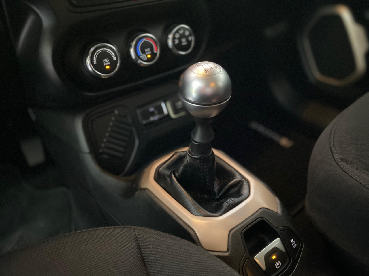 Renegade 1.8 16V 4P FLEX SPORT