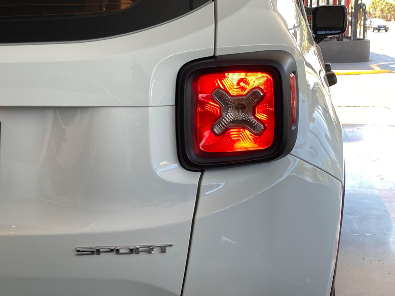Renegade 1.8 16V 4P FLEX SPORT