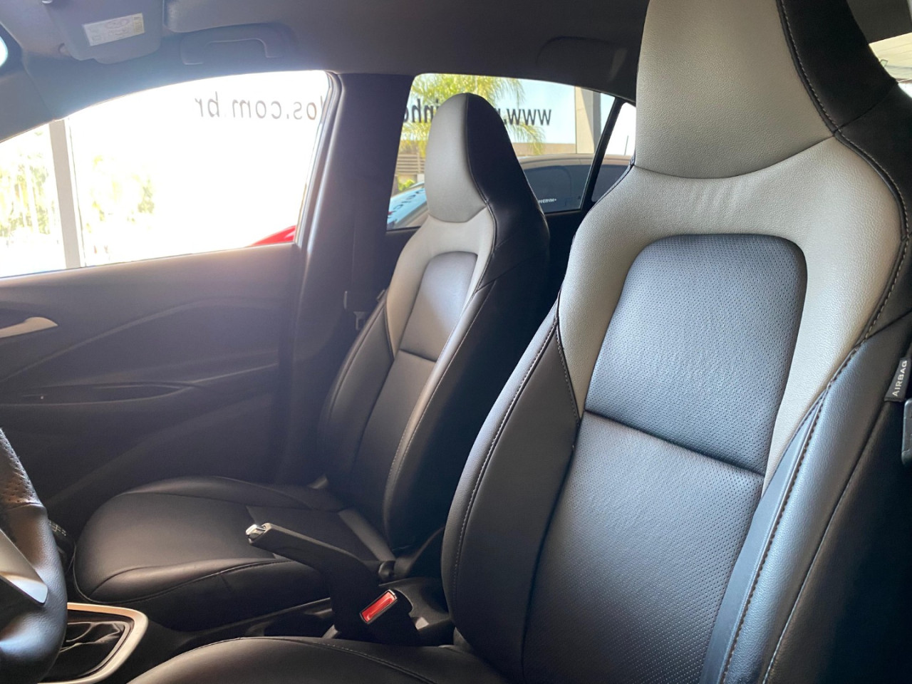 Onix Sedan 1.0 4P FLEX LT