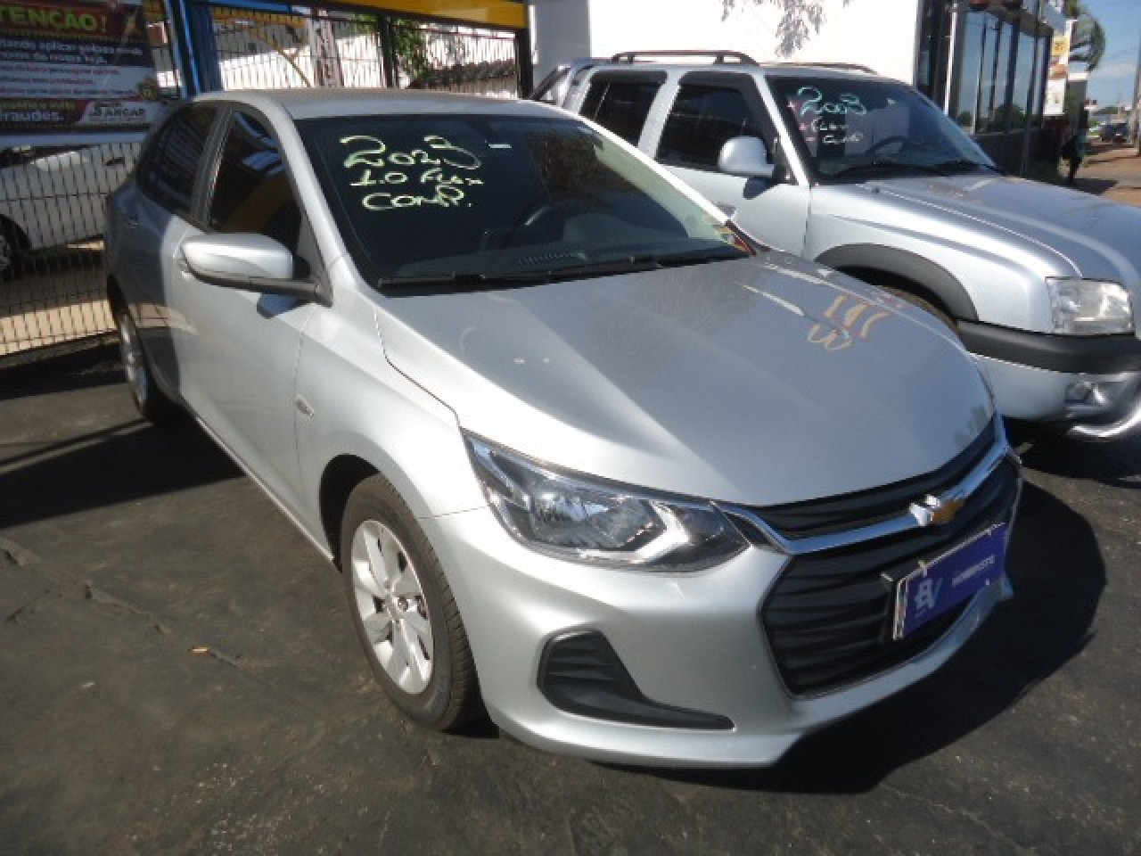 CHEVROLET Onix Hatch 1.0 4P FLEX LT