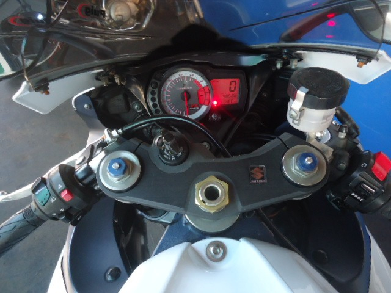 SUZUKI GSX-R 750 Srad Modelo sem Versão