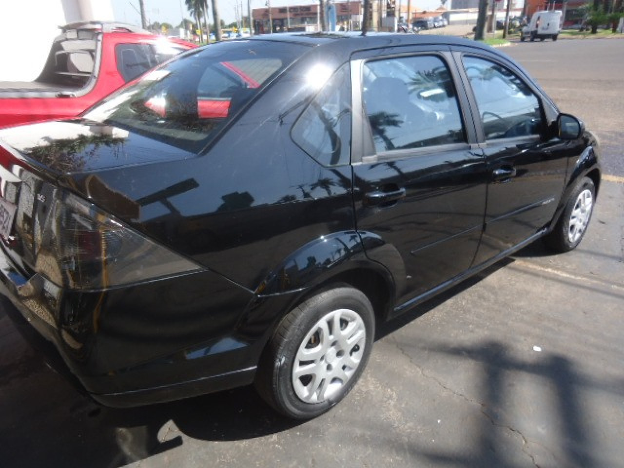 FORD Fiesta Sedan 1.6 4P FLEX