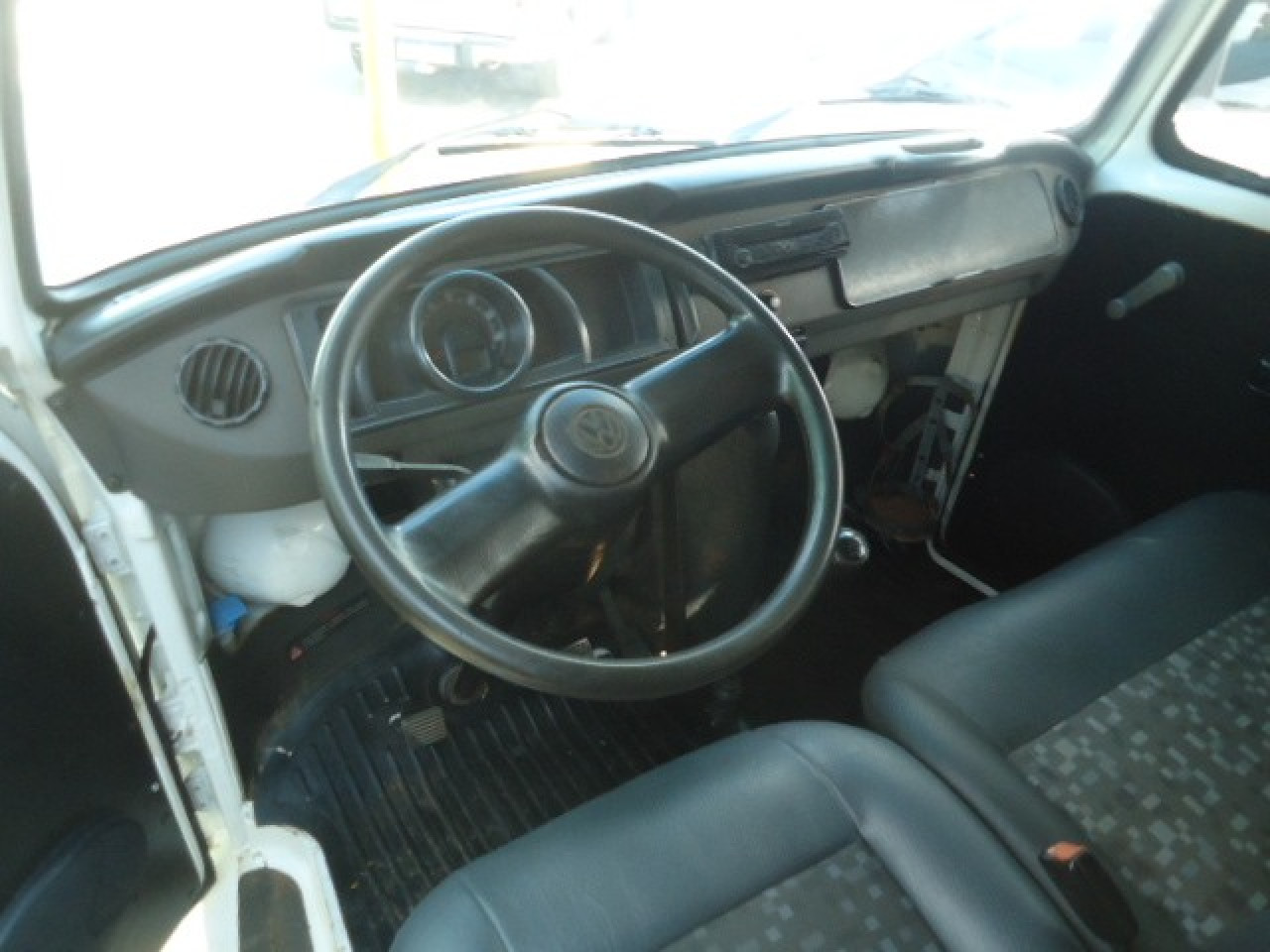 VOLKSWAGEN Kombi 1.4 FLEX STD 9 LUGARES