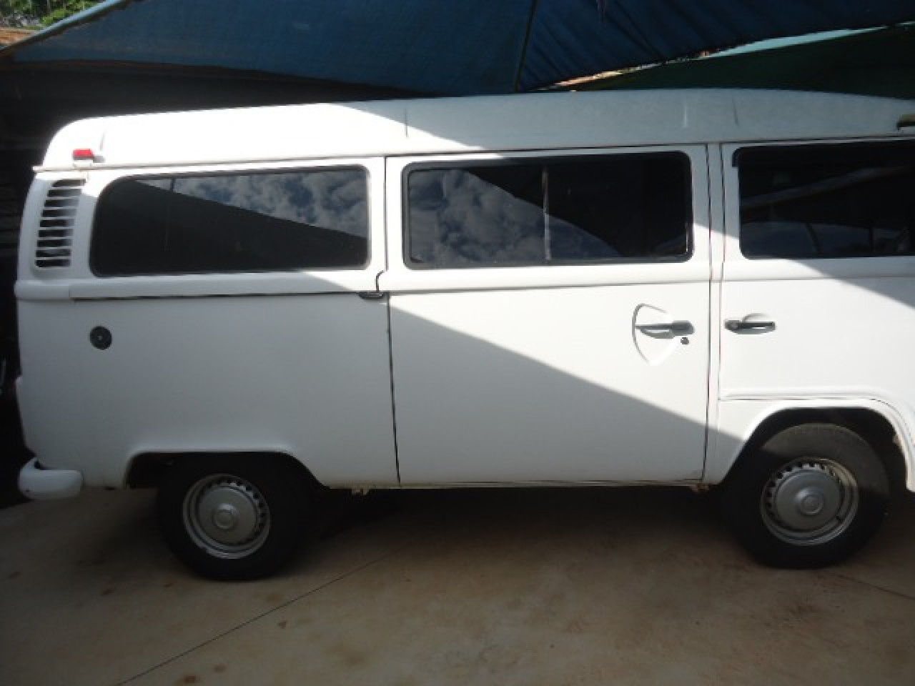 VOLKSWAGEN Kombi 1.4 FLEX STD 9 LUGARES