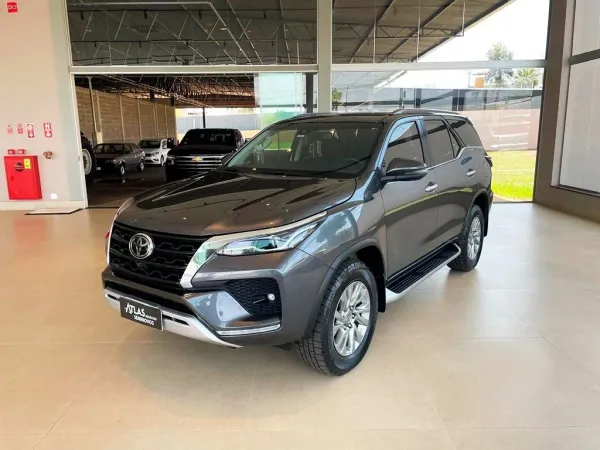 Hilux SW4 2.8 D-4D TURBO SRX 7L 4X4