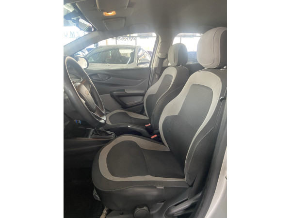 CHEVROLET Onix Hatch