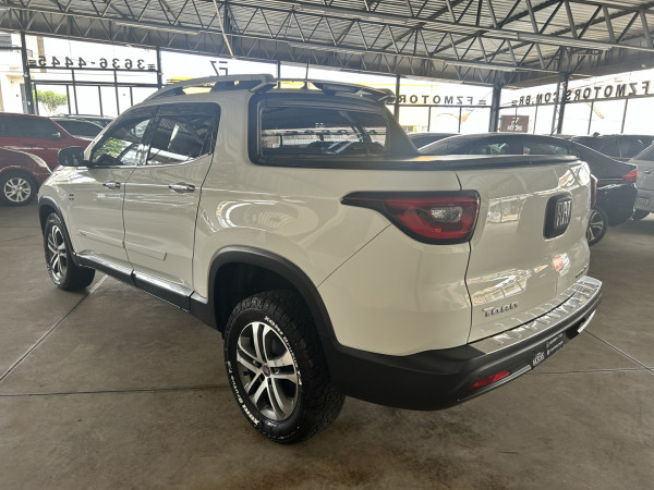 FIAT Toro 2.0 16V 4P 4WD VOLCANO TURBO AUTOMÁTICO