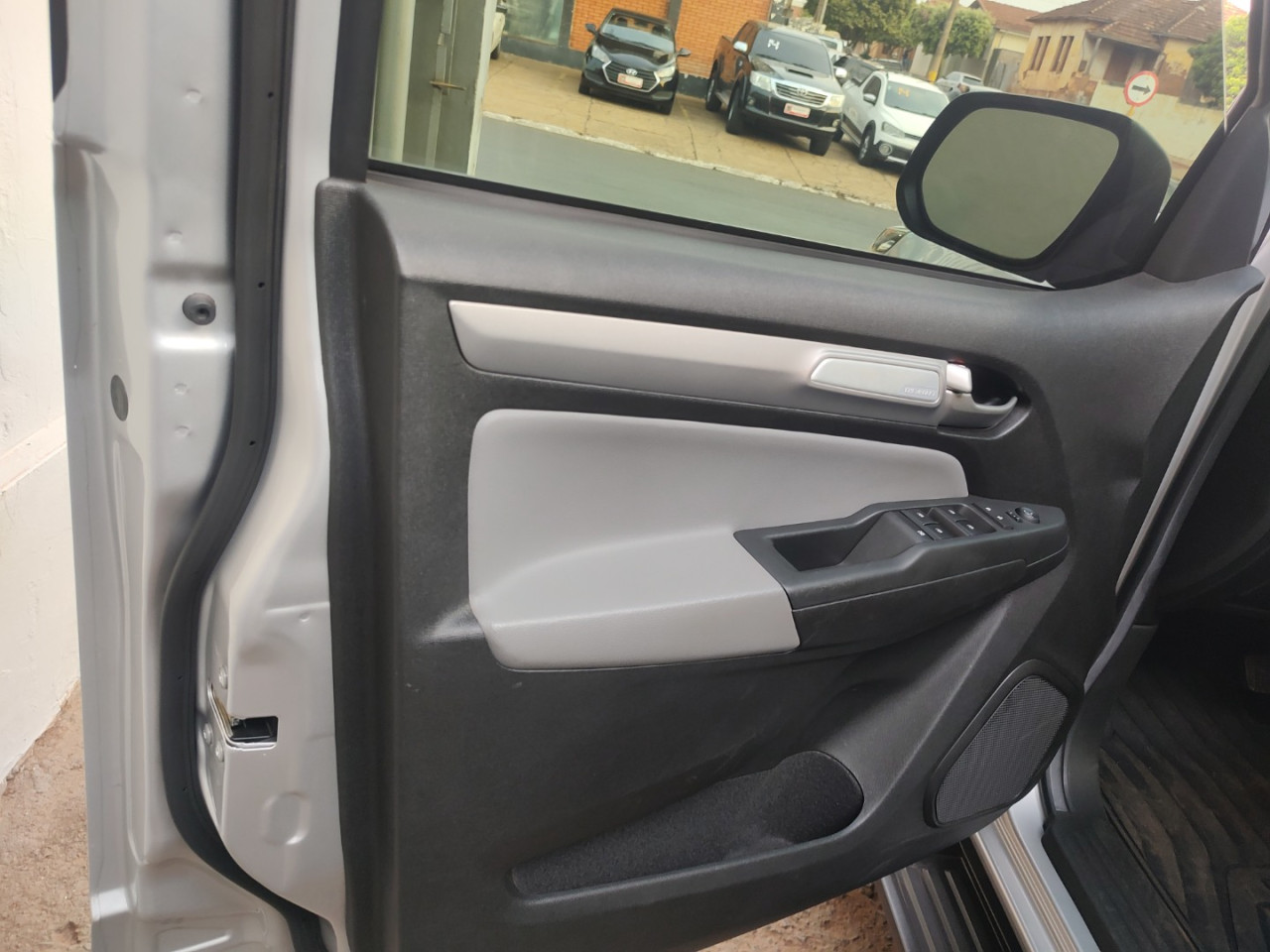 S10 2.8 16V LT CABINE DUPLA 4X4 TURBO DIESEL AUTOMÁTICO