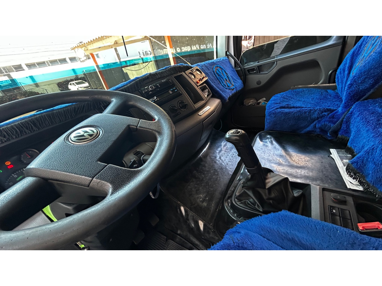 VOLKSWAGEN 24-280 CONSTELLATION 6x2