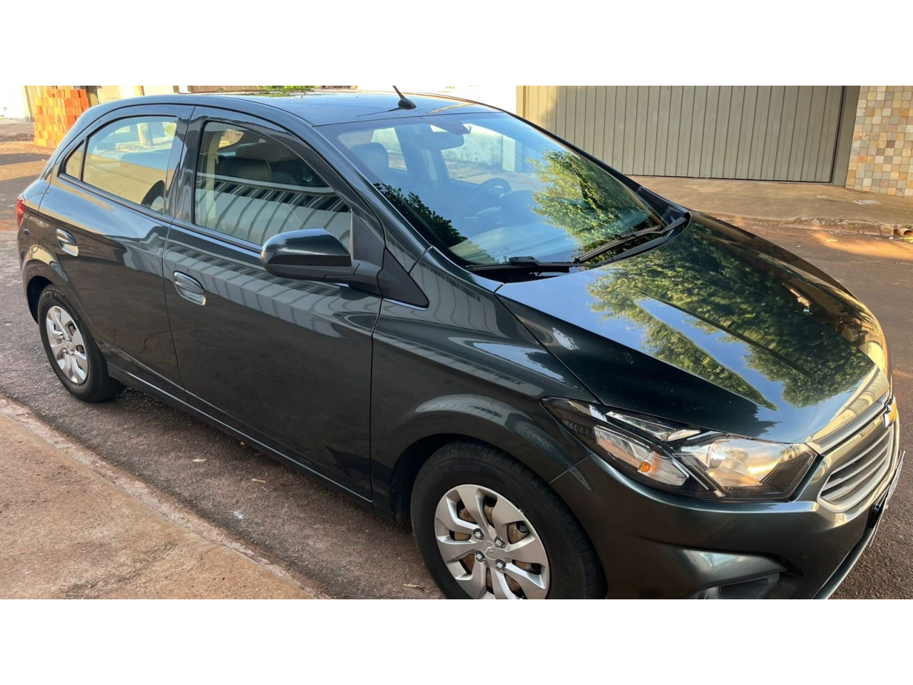 Onix Hatch 1.0 12V 4P FLEX LT