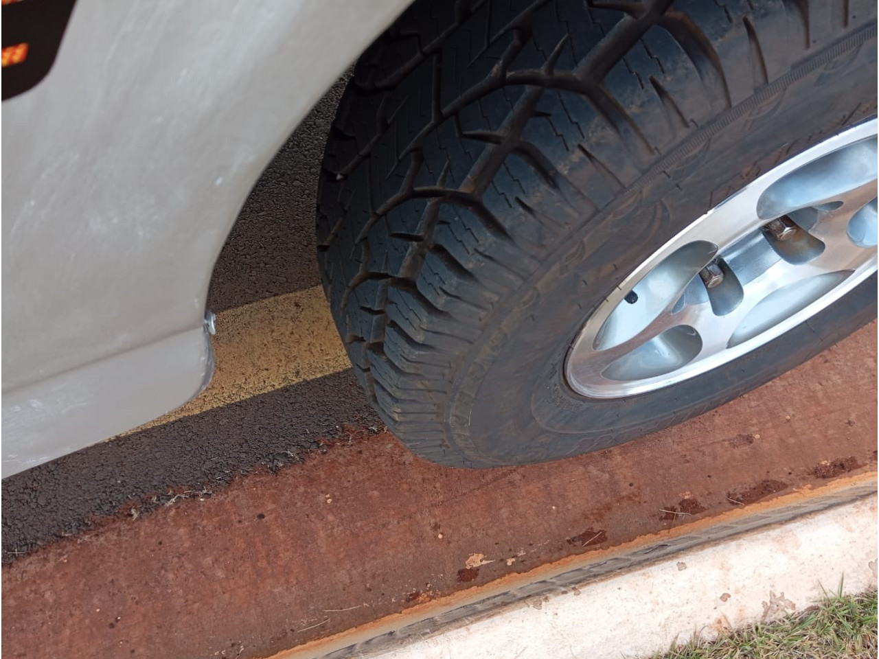 FORD F-1000 3.9 SUPER SERIE 4X4 CABINE SIMPLES TURBO DIESEL