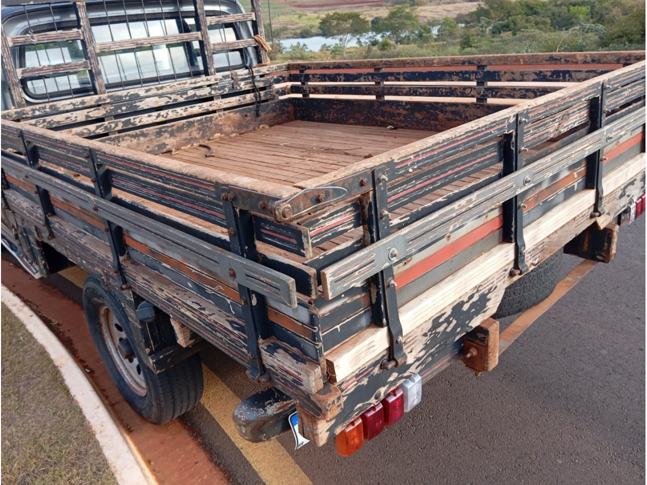 FORD F-1000 3.6 SUPER CABINE SIMPLES