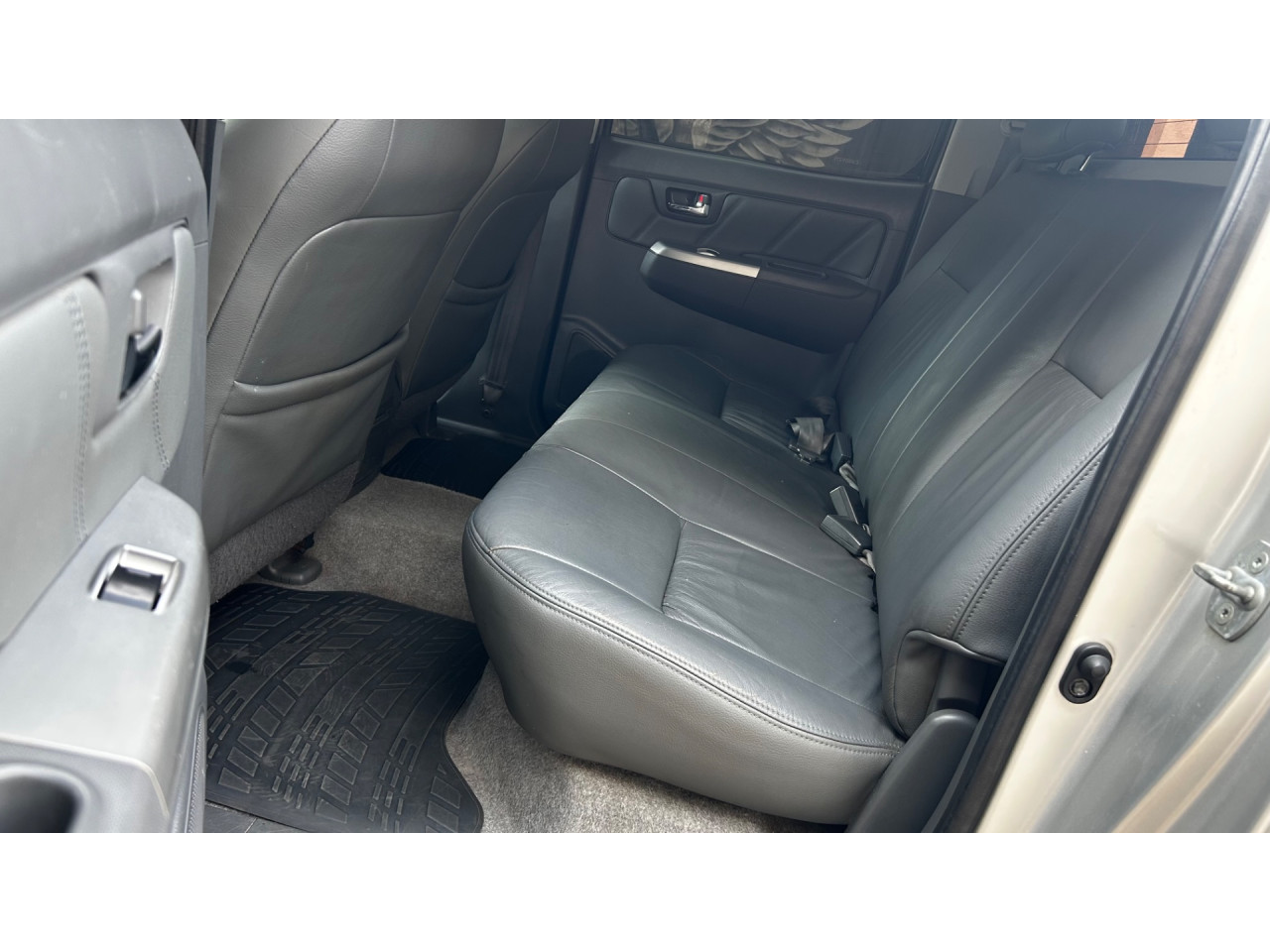 TOYOTA Hilux Caminhonete 3.0 16V 4P 4X4 SRV TURBO DIESEL CABINE DUPLA AUTOMÁTICO