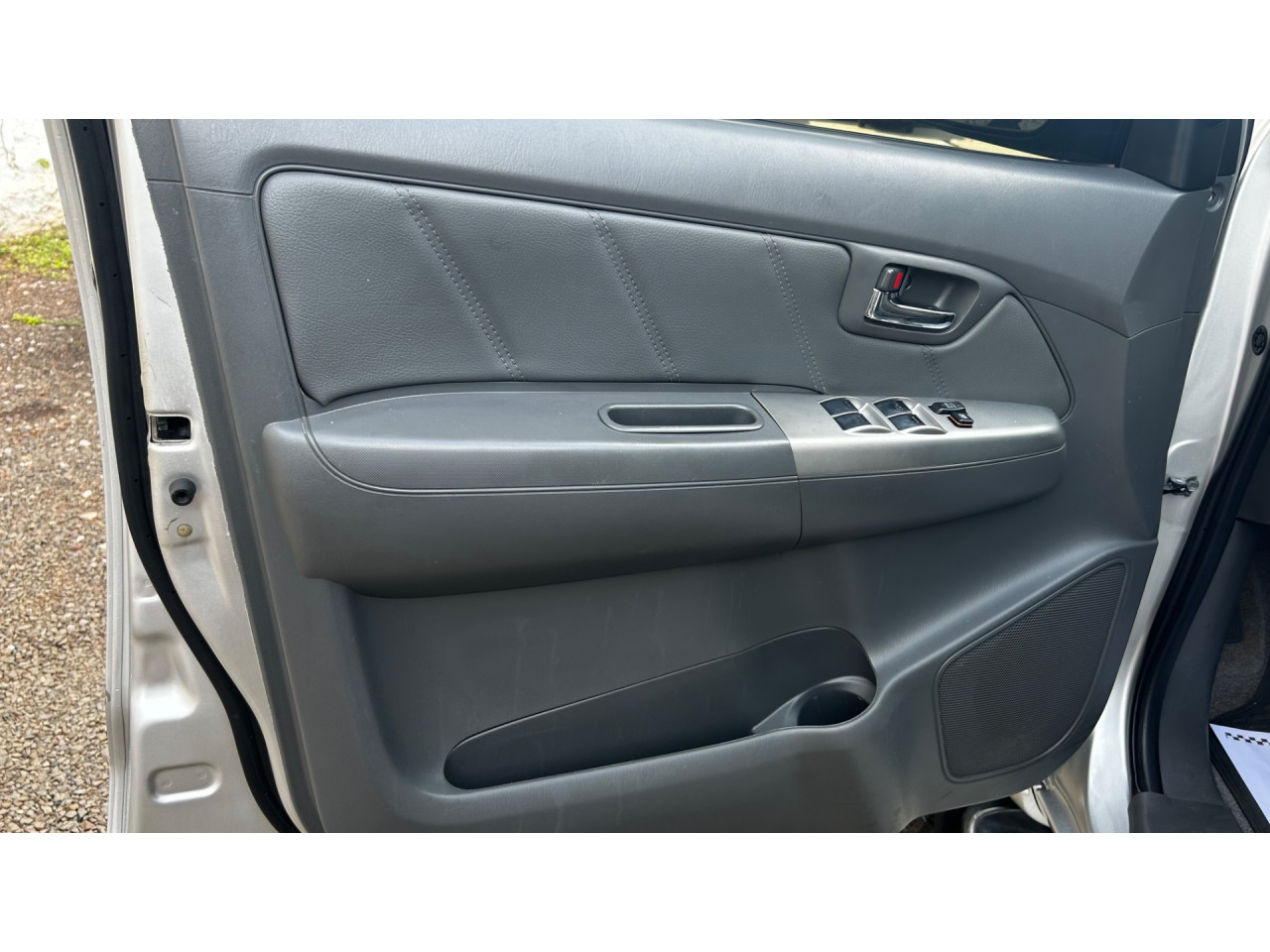 TOYOTA Hilux Caminhonete 3.0 16V 4P 4X4 SRV TURBO DIESEL CABINE DUPLA AUTOMÁTICO