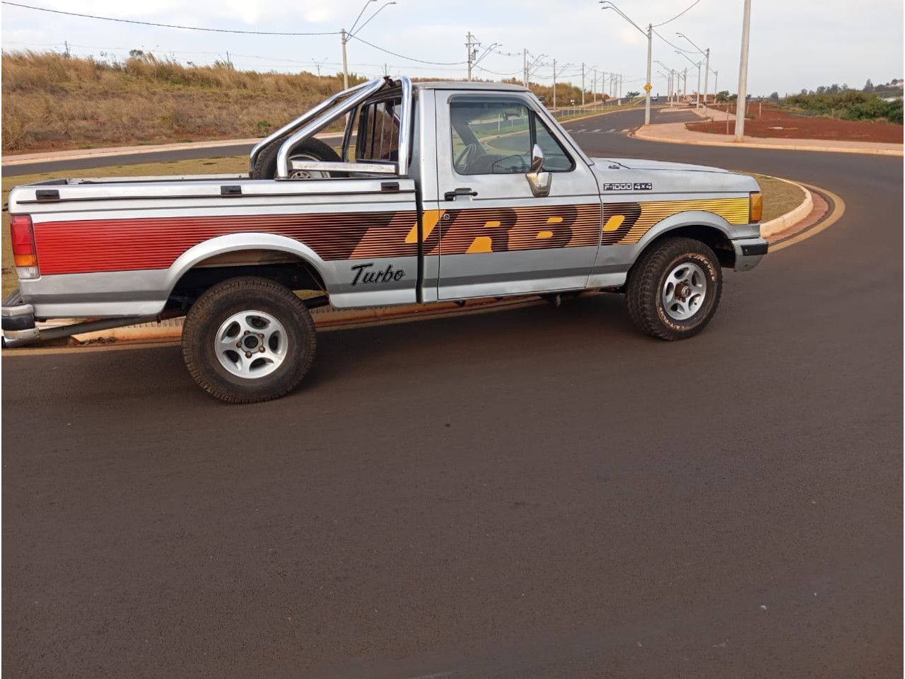 FORD F-1000 3.9 SUPER SERIE 4X4 CABINE SIMPLES TURBO DIESEL