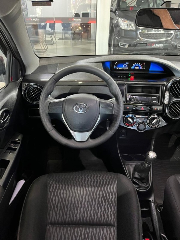 TOYOTA Etios Hatch 1.3 16V 4P FLEX X