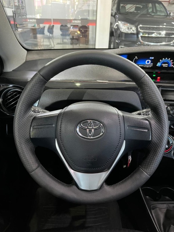 TOYOTA Etios Hatch 1.3 16V 4P FLEX X