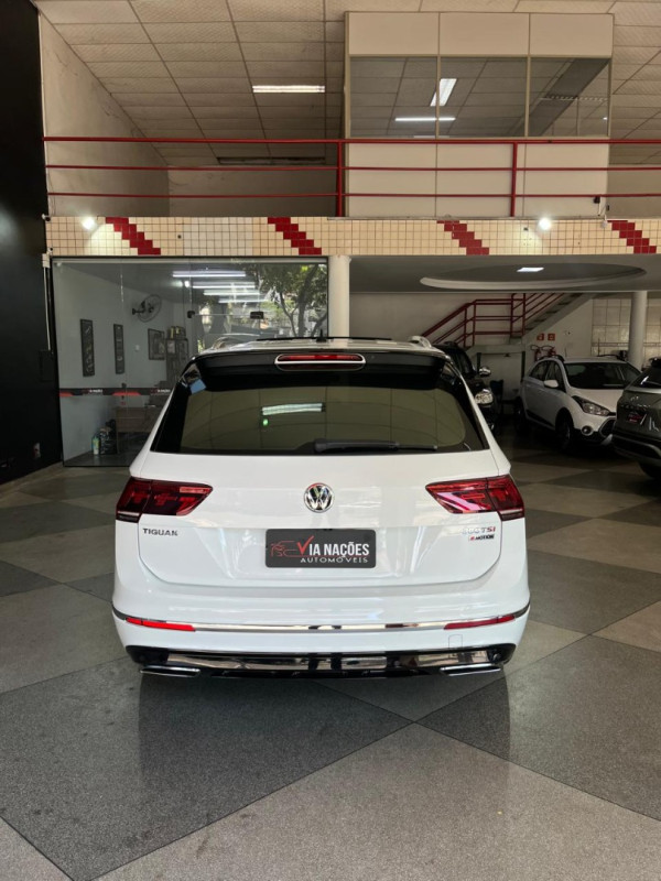 VOLKSWAGEN Tiguan 2.0 350 TSI TOTAL FLEX ALLSPACE R-LINE 4-MOTION TURBO AUTOMÁTICO DSG