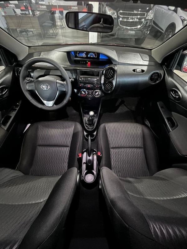TOYOTA Etios Hatch 1.3 16V 4P FLEX X